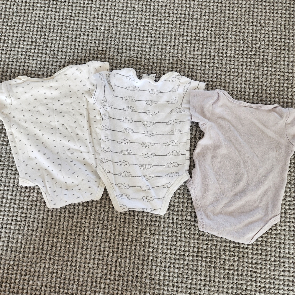 Baby Boy Huge Lot of Bodysuits in Blue/Neutral Colors - Picture 5 of 5
